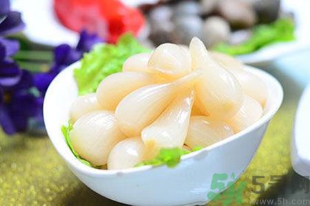 大蒜對(duì)腸胃有好處嗎?大蒜吃多了對(duì)腸胃好嗎?