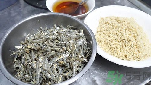 小魚干怎么炒好吃？蜜汁小魚干的做法