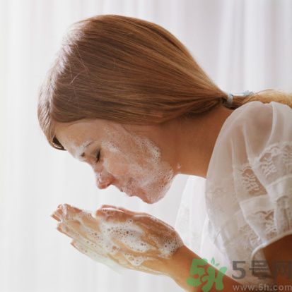 海鈺珍珠海藻柔膚水怎么樣？海鈺珍珠海藻柔膚水好用嗎？