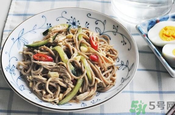 蕎麥怎么做成面條？蕎麥面條怎么做好吃？