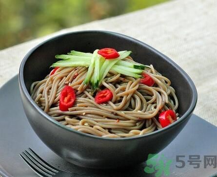 蕎麥怎么做成面條？蕎麥面條怎么做好吃？