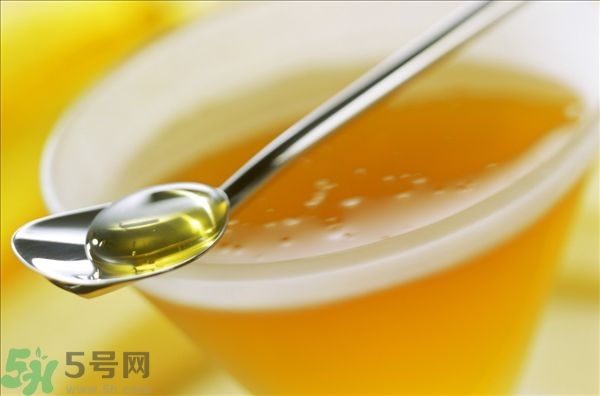 蜂蜜放久了有酒味是怎么回事？蜂蜜有酒味還能喝嗎？