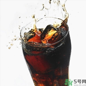 可樂第二天還可以喝嗎？隔夜的碳酸飲料可以喝嗎？