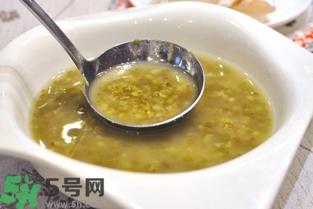 夏天喝綠豆湯好嗎？夏天喝綠豆湯好不好？