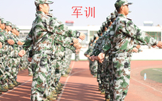 軍訓敷面膜為什么會痛 軍訓敷面膜會越敷越黑嗎