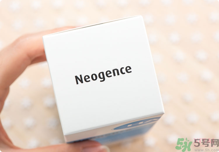 Neogence霓凈思玻尿酸保濕液化妝水真假辨別對比圖