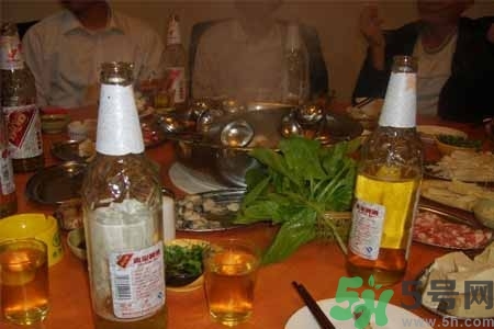 吃火鍋能喝啤酒嗎？吃火鍋喝啤酒對身體好嗎？