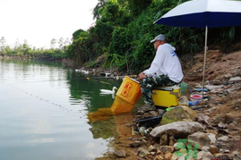 秋天釣魚怎么選釣位置？秋天釣魚怎么選釣位？