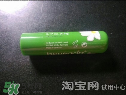 小甘菊唇膏小孩能用嗎？herbacin賀本清小甘菊唇膏小孩可以用嗎？