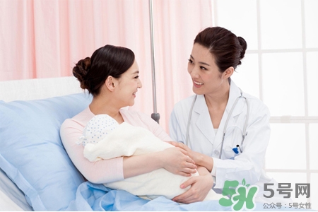 母乳和奶粉混合喂養(yǎng)好嗎？母乳和奶粉可以混在一起吃嗎？