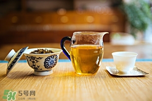 泡茶有泡沫怎么回事?泡茶時(shí)上面漂泡沫怎么辦?