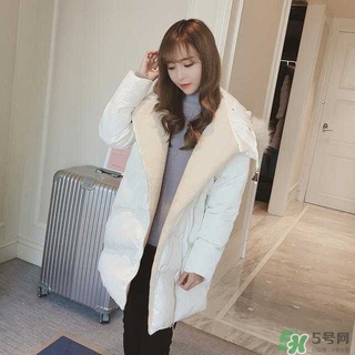 小個(gè)子女生適合穿什么羽絨服？個(gè)子矮的女生適合什么羽絨服