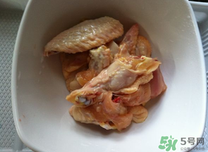 腌雞肉用什么調(diào)料？雞肉用什么腌制？