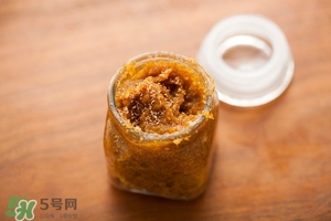 唇部磨砂膏多久用一次？唇部磨砂膏可以天天用嗎？