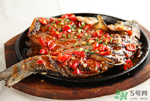 薺菜和鯽魚(yú)能一起吃嗎？薺菜和鯽魚(yú)一起吃會(huì)流產(chǎn)嗎？