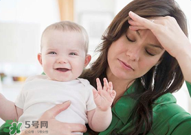 生完孩子后掉頭發(fā)是正常的嗎？產(chǎn)后掉發(fā)掉多少屬于正常?