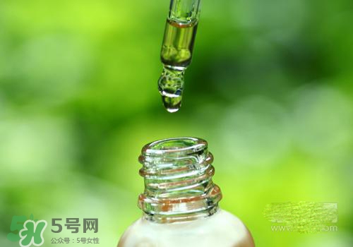 眼霜和精華哪個(gè)先用？眼霜和精華使用順序