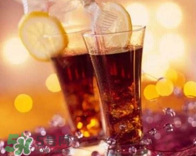 碳酸飲料喝多了會(huì)怎么樣？碳酸飲料的危害有哪些