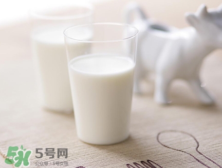 胃脹氣可以喝牛奶嗎？胃脹氣喝牛奶會怎樣？