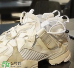 2018vetements reebok pump最新聯(lián)名運(yùn)動鞋什么樣_好看嗎？