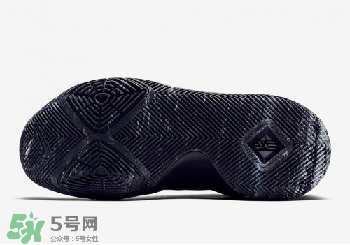 nike kyrie 3 triple black多少錢？耐克歐文3代純黑配色專柜價格