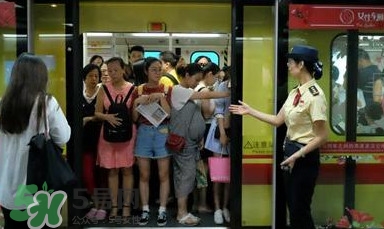 為什么開設(shè)女性車廂？應(yīng)不應(yīng)該開設(shè)女性車廂