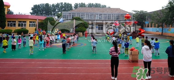 寶寶不去幼兒園怎么辦？寶寶不去幼兒園哭鬧怎么勸導(dǎo)？