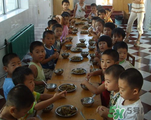 寶寶不去幼兒園可以嗎？寶寶可以不上幼兒園嗎？