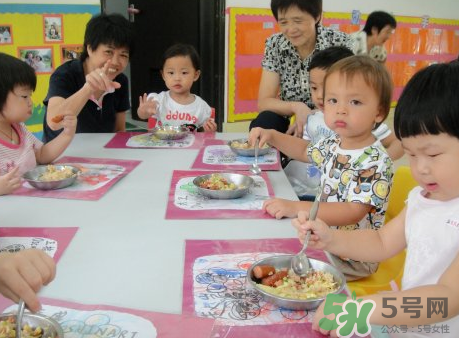 寶寶不去幼兒園可以嗎？寶寶可以不上幼兒園嗎？