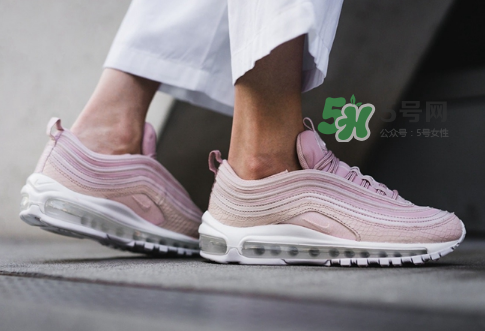 nike air max 97粉色蛇皮怎么樣_上腳效果好看嗎？