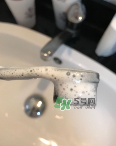 lg竹鹽牙膏怎么樣？lg竹鹽按壓牙膏怎么用？