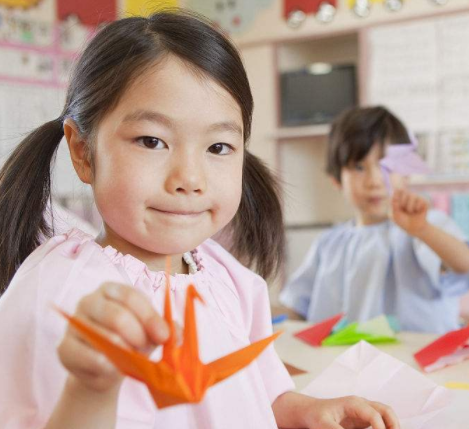 孩子在幼兒園受欺負怎么辦？孩子在幼兒園不合群怎么辦？