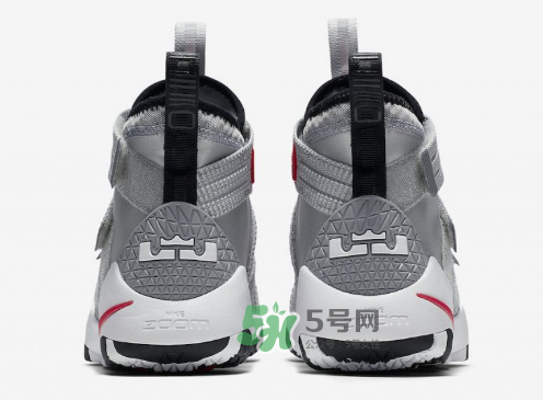 nike lebron soldier 11 silver bullet銀灰配色什么時候發(fā)售？