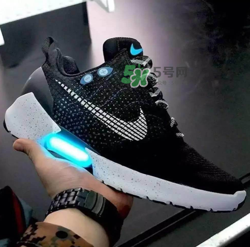 nike hyperadapt 1.0國內(nèi)什么時(shí)候發(fā)售？耐克自動(dòng)系鞋帶鞋國內(nèi)發(fā)售時(shí)間