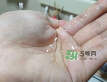 御泥坊水潤茶萃微囊黑面膜怎么用？