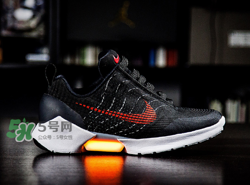 nike hyperadapt 1.0怎么充電？耐克自動(dòng)系鞋帶鞋要充電嗎？