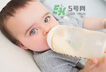 母乳和奶粉能混在一起吃嗎？母乳和奶粉混合喂養(yǎng)好嗎？