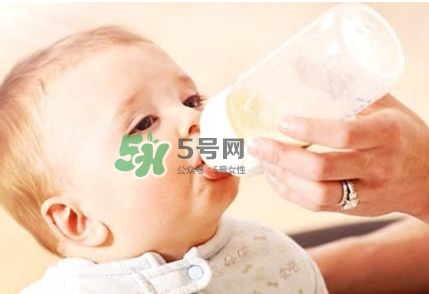 母乳和奶粉能混在一起吃嗎？母乳和奶粉混合喂養(yǎng)好嗎？