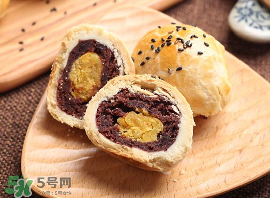 ?蛋黃酥可以不用豬油嗎？蛋黃酥用什么油好？