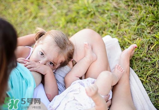 母乳能做什么？母乳可以放冰箱保鮮多久？