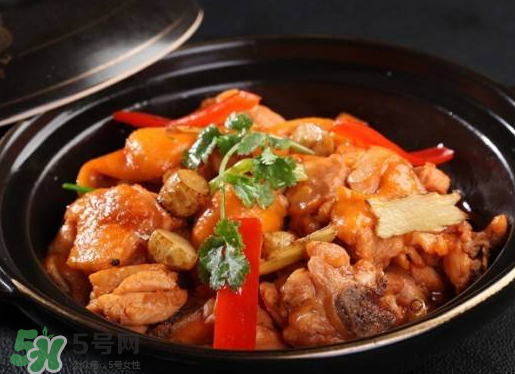 美國(guó)黃燜雞米飯為什么那么貴？美國(guó)黃燜雞米飯多少錢一份？