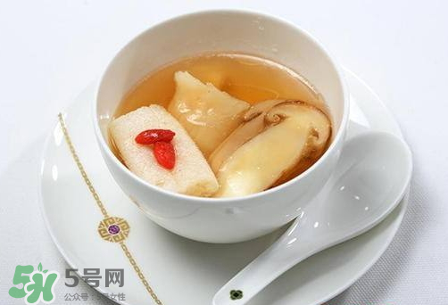 魚(yú)膠和什么一起燉最好？