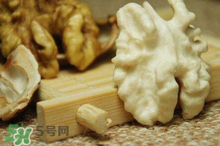 新鮮核桃怎么吃？新鮮核桃怎么給寶寶吃？