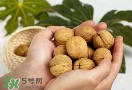 核桃與什么食物相克？核桃和什么一起吃有營(yíng)養(yǎng)？