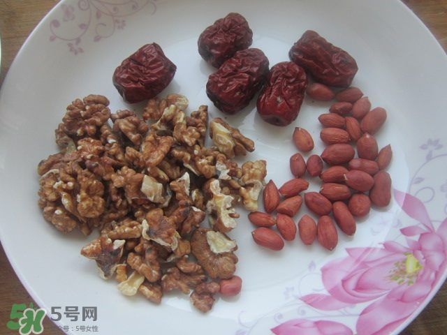 核桃可以和黃豆一起打豆?jié){嗎？核桃和什么一起打豆?jié){好？