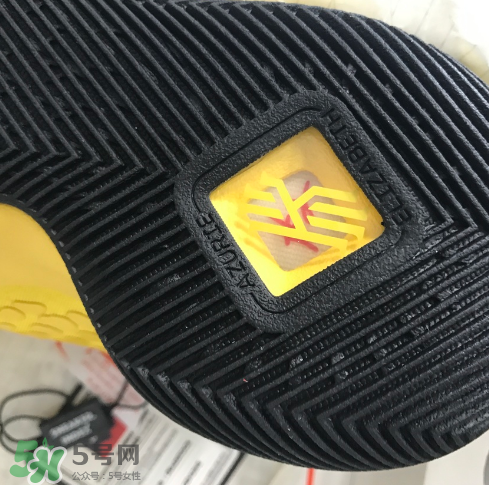 nike kyrie3 mamba mentality怎么樣？歐文3李小龍配色開(kāi)箱測(cè)評(píng)