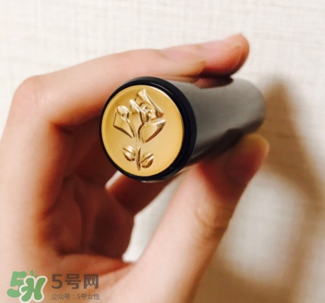 蘭蔻菁純唇膏小紅色是什么顏色？蘭蔻小紅色好看嗎