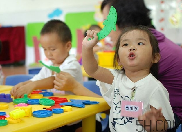 寶寶上幼兒園需要準備什么？寶寶上幼兒園哭鬧怎么應對？