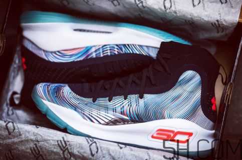 under armour curry 4測評 庫里第四代戰(zhàn)靴實(shí)物開箱