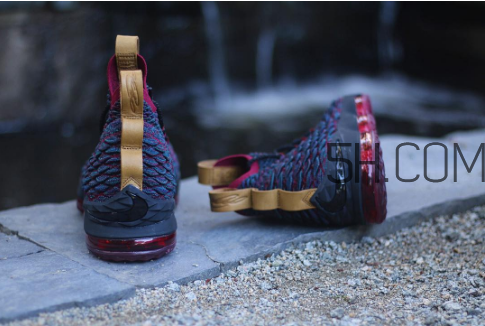 nike lebron 15 cavs騎士隊(duì)配色發(fā)售時(shí)間_多少錢？